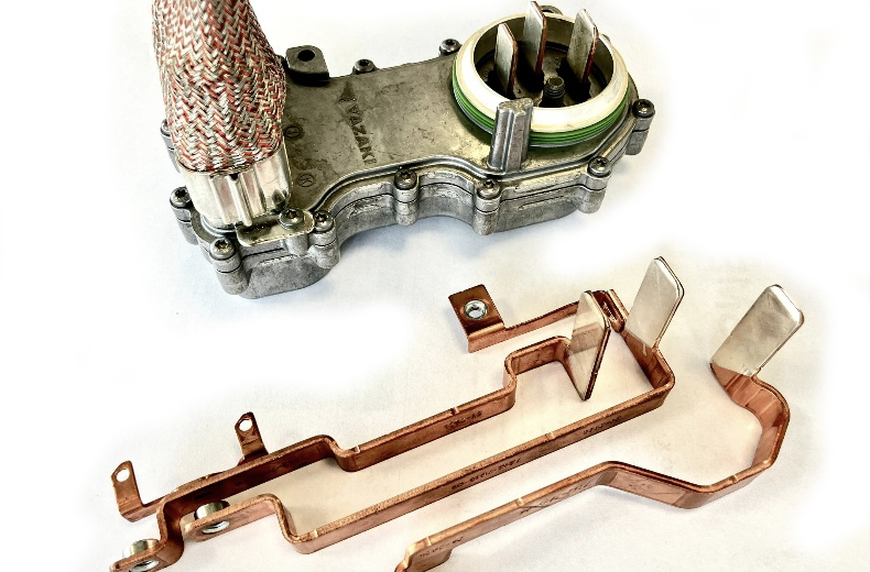 Busbar w/ connectors 